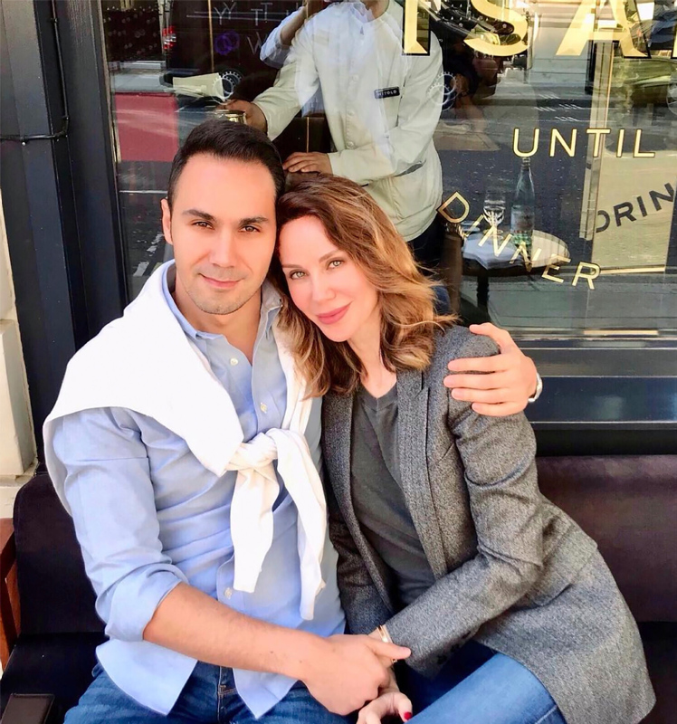 Demet Şener yeni yaşını sevgilisi Cenk Küpeli ile kutladı