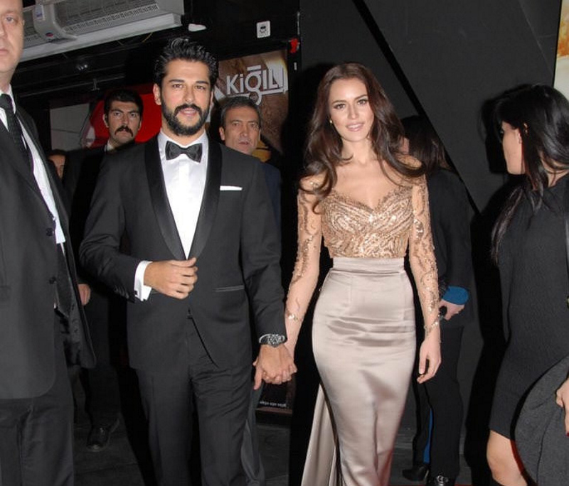 Fahriye Evcen anne oldu