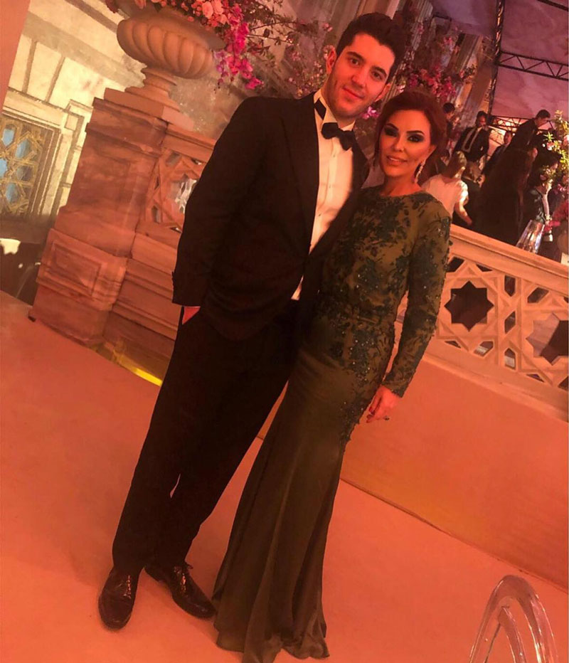 Ünlü isimler şıklıklarıyla göz doldurdu