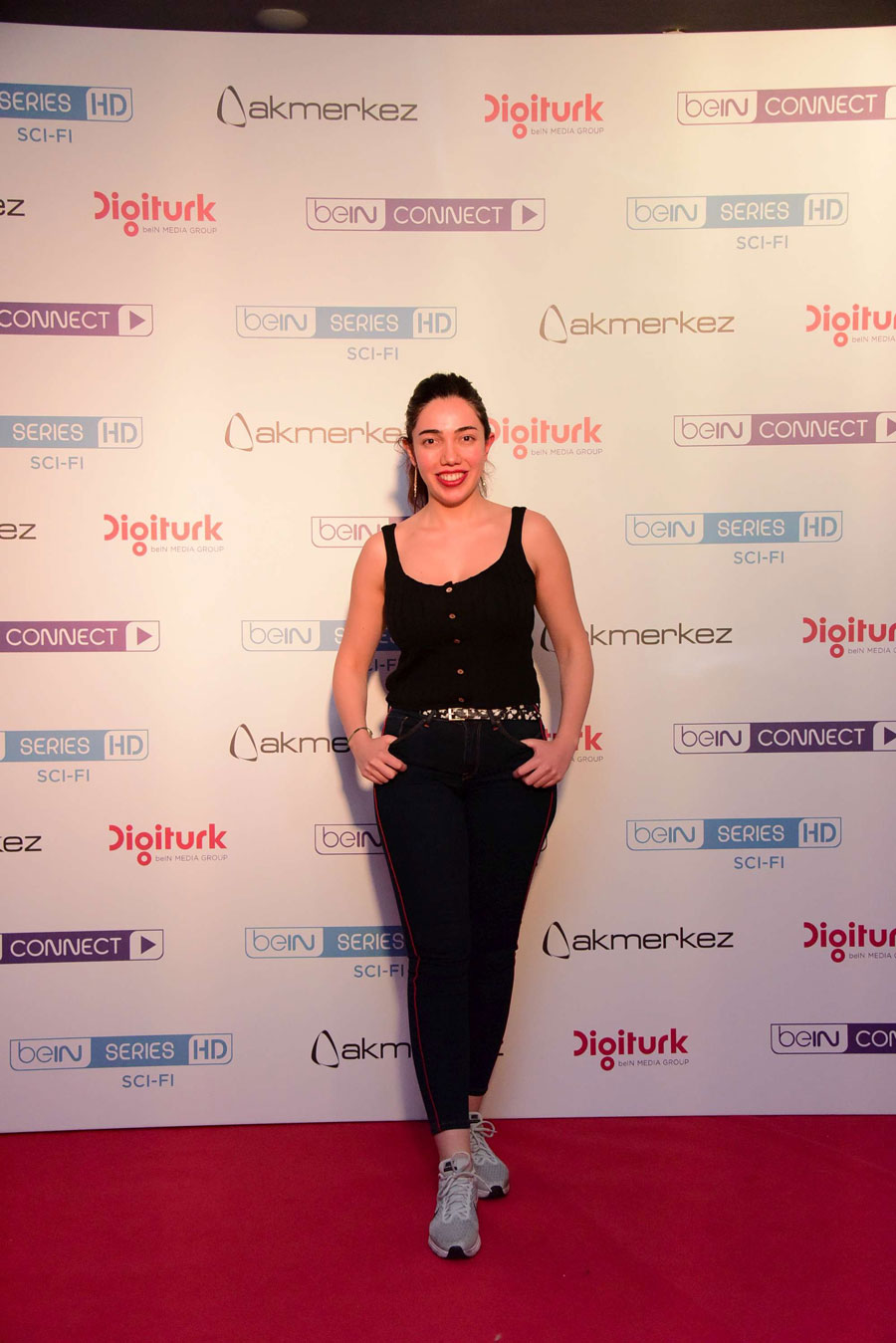 Game of Thrones etkinliğinde yüzlerce kişi final sezonuna ‘merhaba’ dedi 