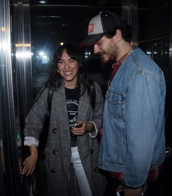 Çağatay Ulusoy ve Duygu Sarışın çok mutlu