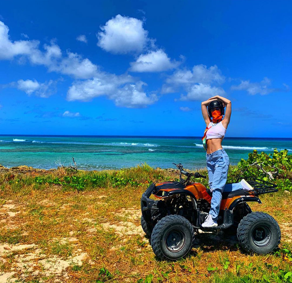  Bella Hadid'in tatil keyfi