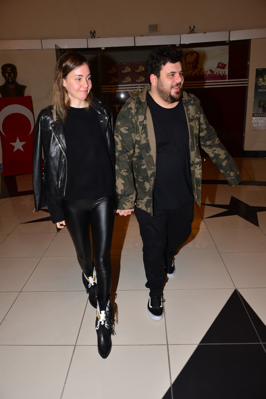 Eser Yenenler ve Berfu Yıldız bebek bekliyor