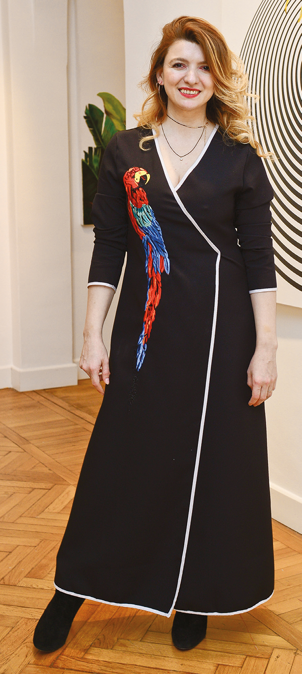 İlk kişisel sergisini açtı