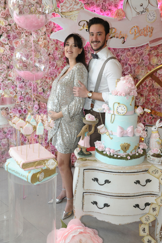 Pelin Akil anne oldu