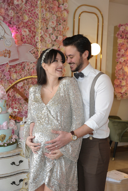 Pelin Akil anne oldu