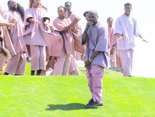Coachella'nın son gününe Kanye West imza attı