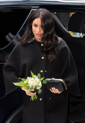 Meghan Markle, Angelina Jolie'nin izinden gidiyor