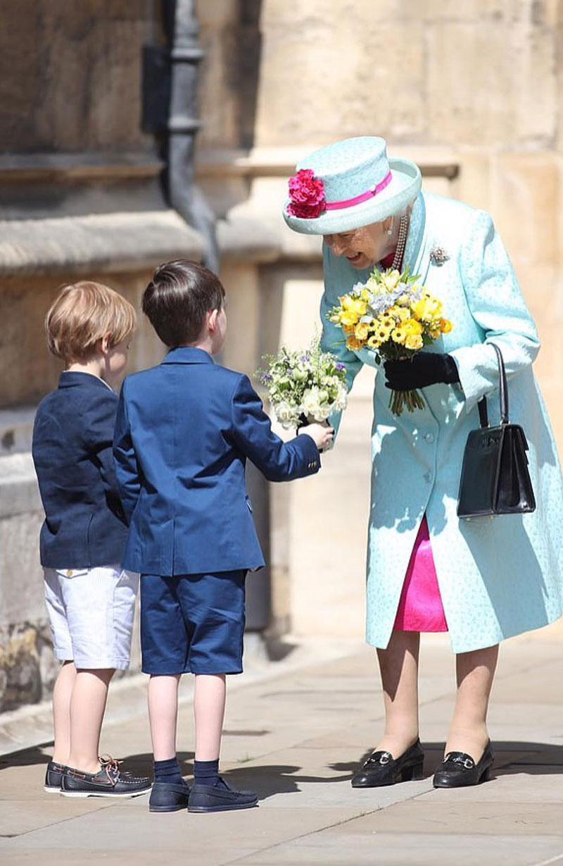 İngiltere'de Kraliçe Elizabeth'in doğum günüyle beraber Paskalaya kutlandı