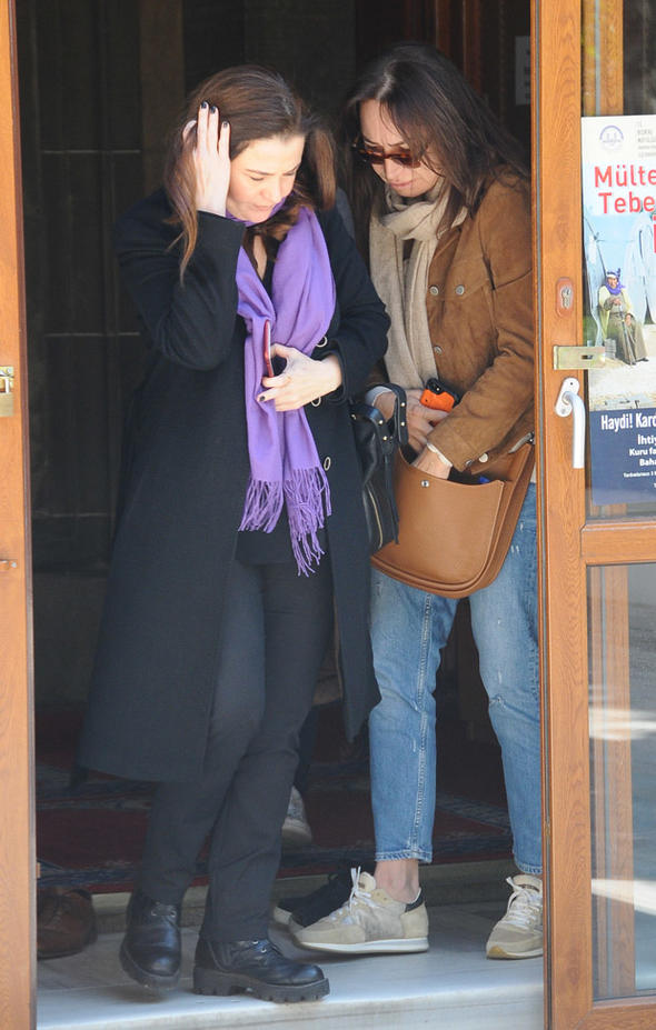 Demet Akbağ, Zafer Çika için mevlüt okuttu