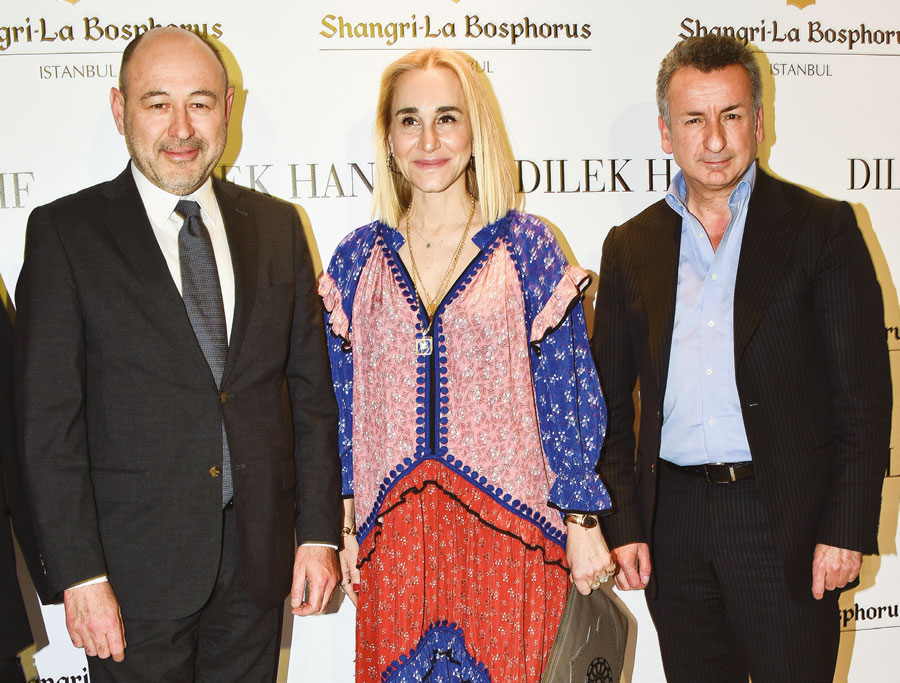 30. Yıla defileli kutlama 