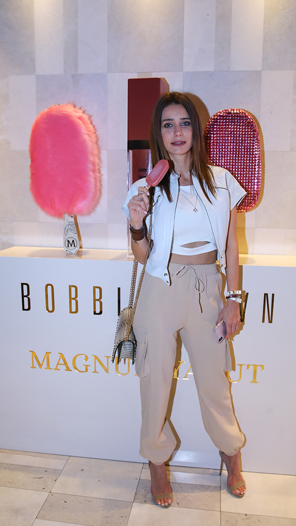 Lansmanda bir araya geldiler