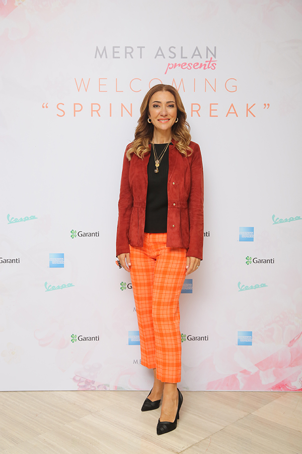 Moda tutkunları alışveriş etkinliğinde bir araya geldi