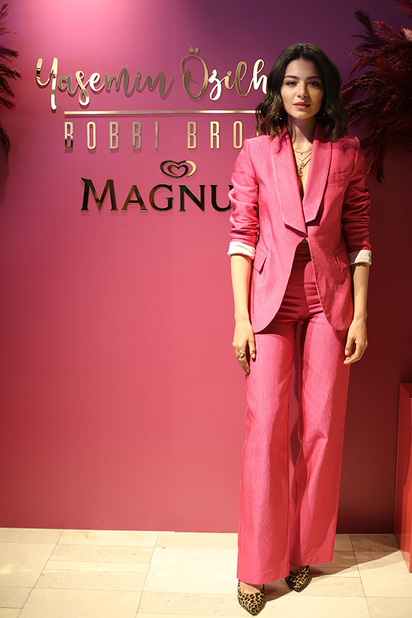 Lansmanda bir araya geldiler