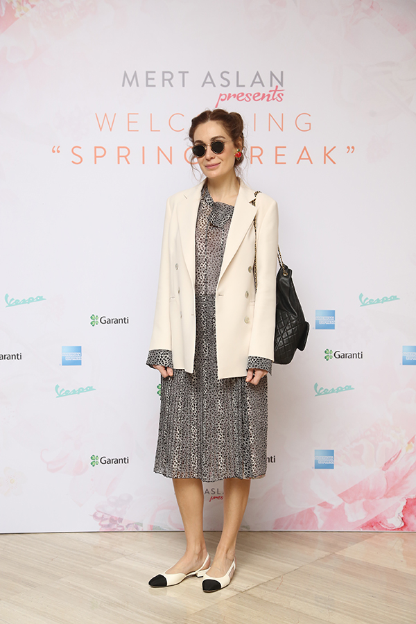 Moda tutkunları alışveriş etkinliğinde bir araya geldi