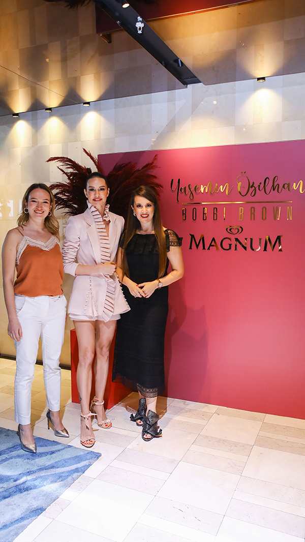 Lansmanda bir araya geldiler