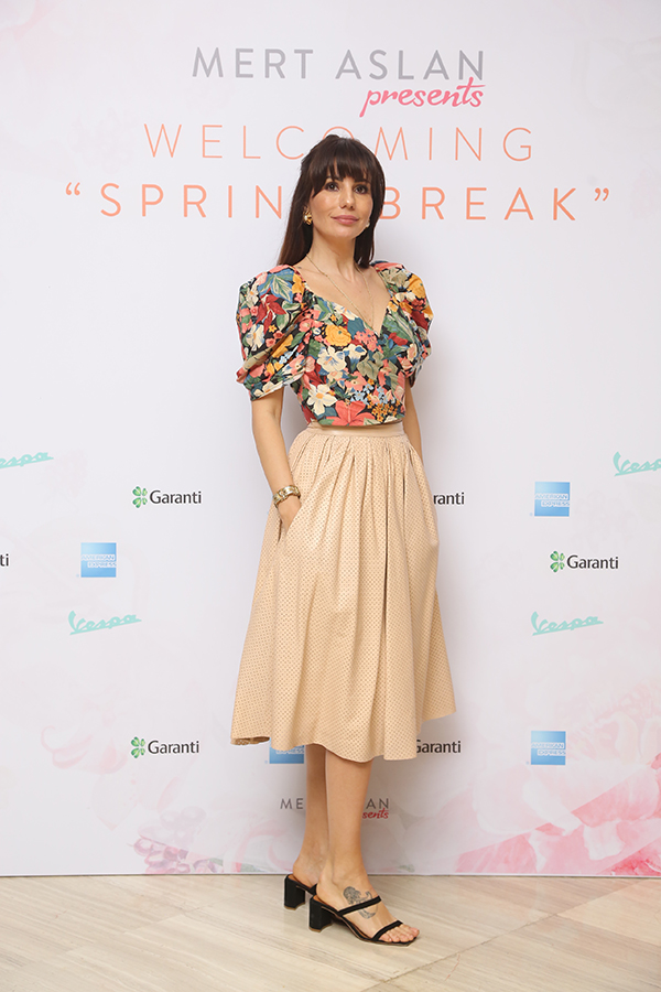 Moda tutkunları alışveriş etkinliğinde bir araya geldi