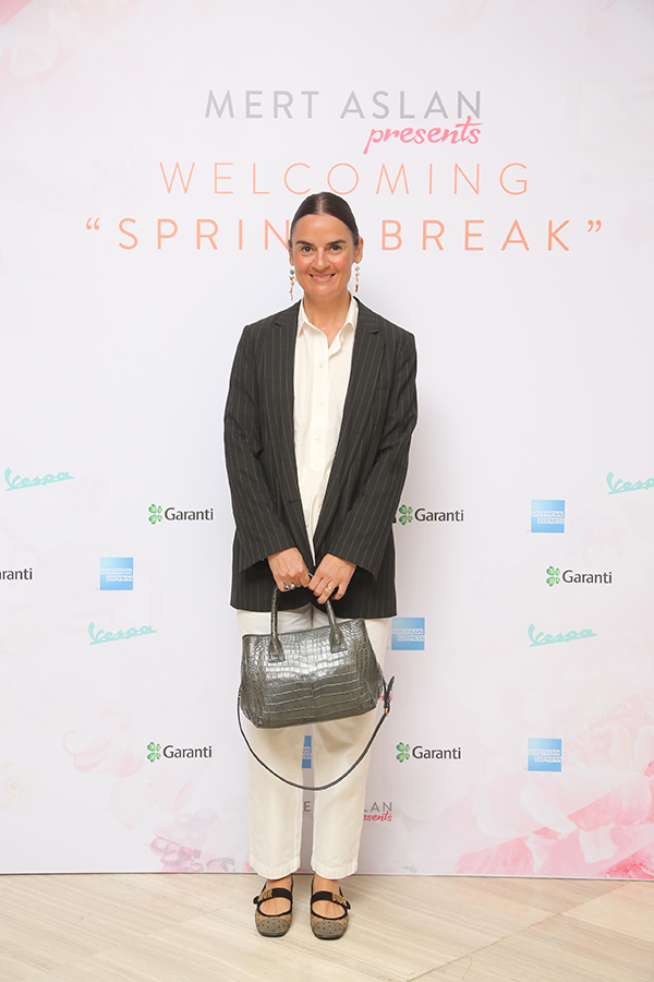 Moda tutkunları alışveriş etkinliğinde bir araya geldi