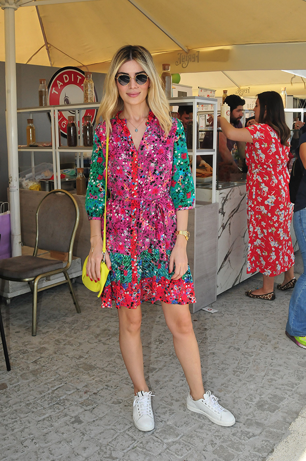 Alışveriş festivalinde bir araya geldiler