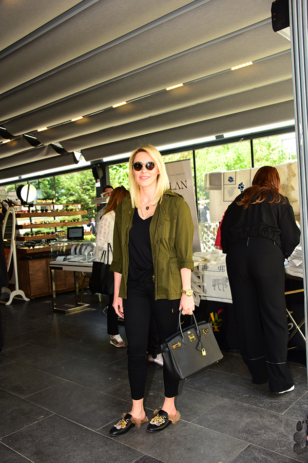 Alışveriş festivalinde bir araya geldiler