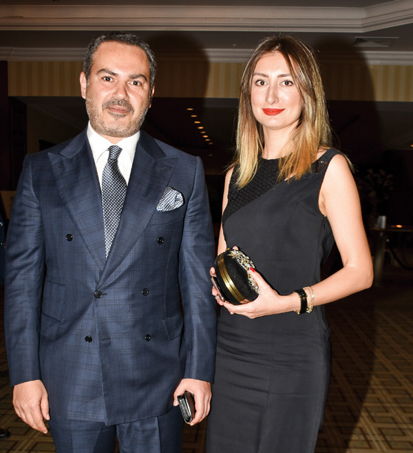 Genç çifte görkemli düğün 