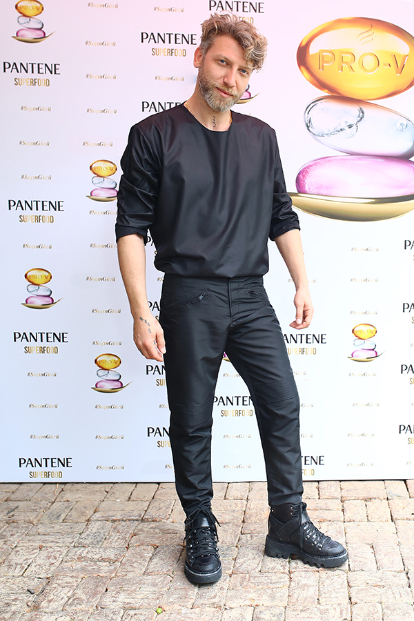 Saç bakım markası için bir araya geldiler