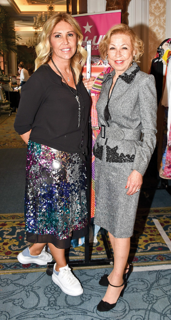 Dernek yararına alışveriş yaptılar