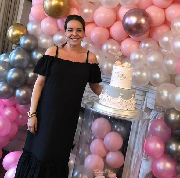 6 aylık hamile Bengü'ye eşinden sürpriz baby shower partisi