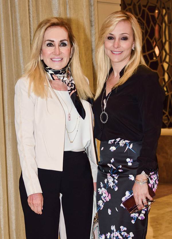 İlk mağazaya görkemli açılış