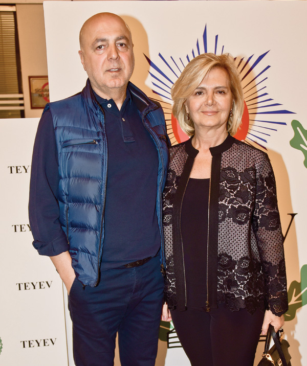 Cem Yılmaz bu kez TEYEV yararına gösteri yaptı