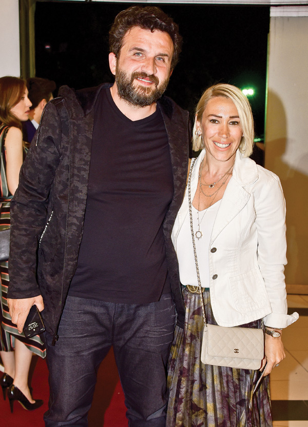 Cem Yılmaz bu kez TEYEV yararına gösteri yaptı