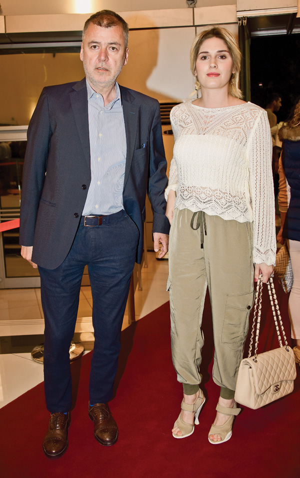 Cem Yılmaz bu kez TEYEV yararına gösteri yaptı