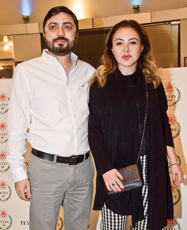 Cem Yılmaz bu kez TEYEV yararına gösteri yaptı