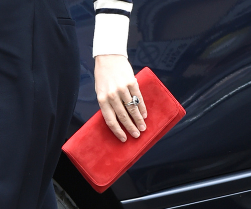 Cambridge Düşesi Kate Middleton'ın tarzı çok beğenildi