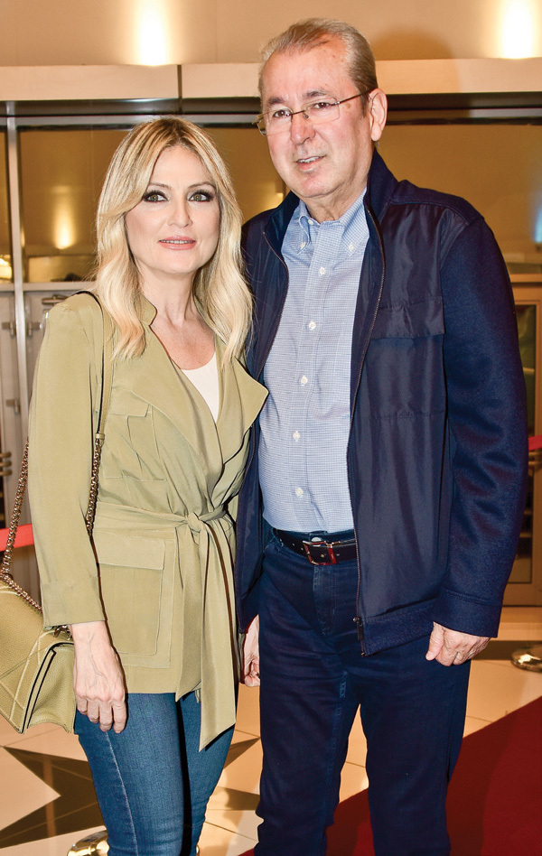 Cem Yılmaz bu kez TEYEV yararına gösteri yaptı