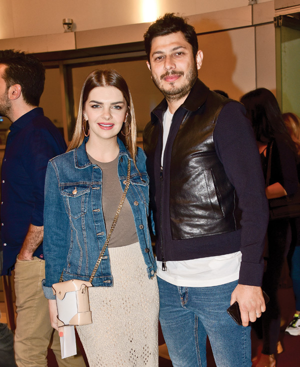 Cem Yılmaz bu kez TEYEV yararına gösteri yaptı