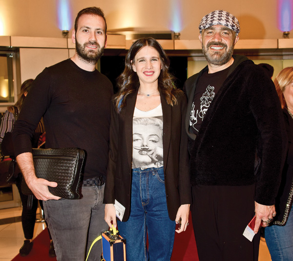 Cem Yılmaz bu kez TEYEV yararına gösteri yaptı