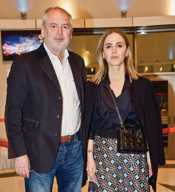 Cem Yılmaz bu kez TEYEV yararına gösteri yaptı