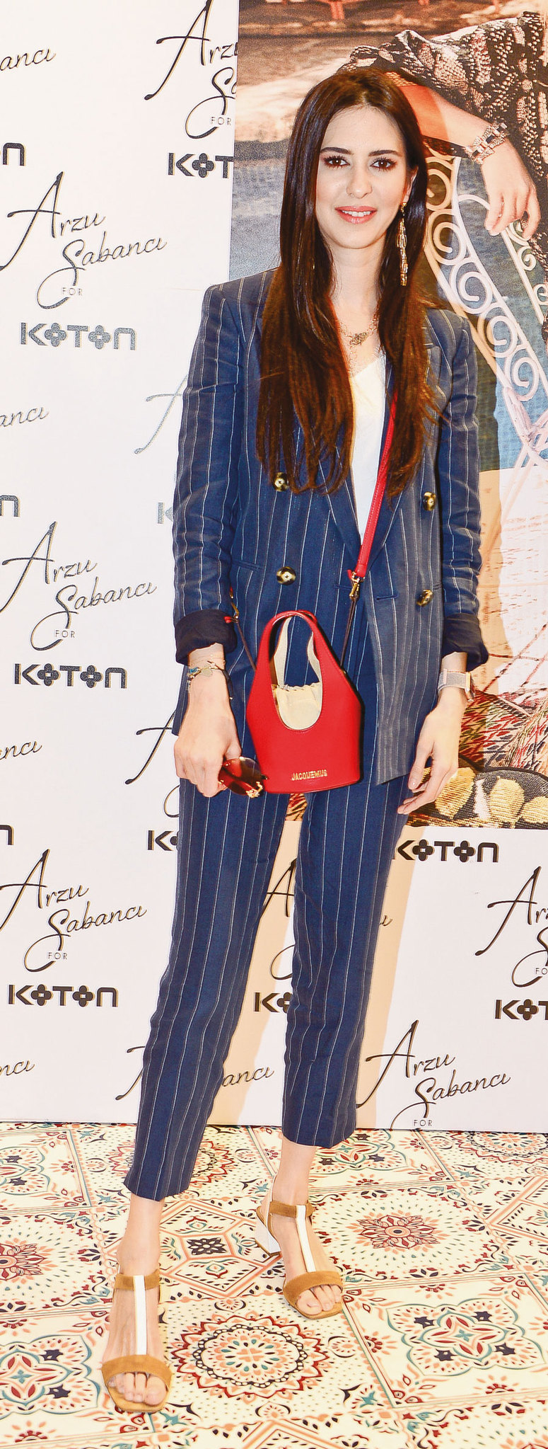 Yeni koleksiyon için alışveriş partisi