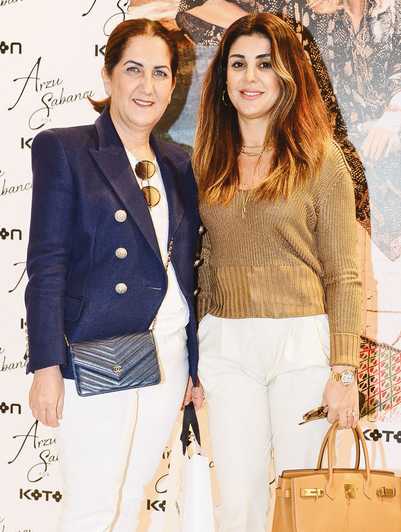 Yeni koleksiyon için alışveriş partisi