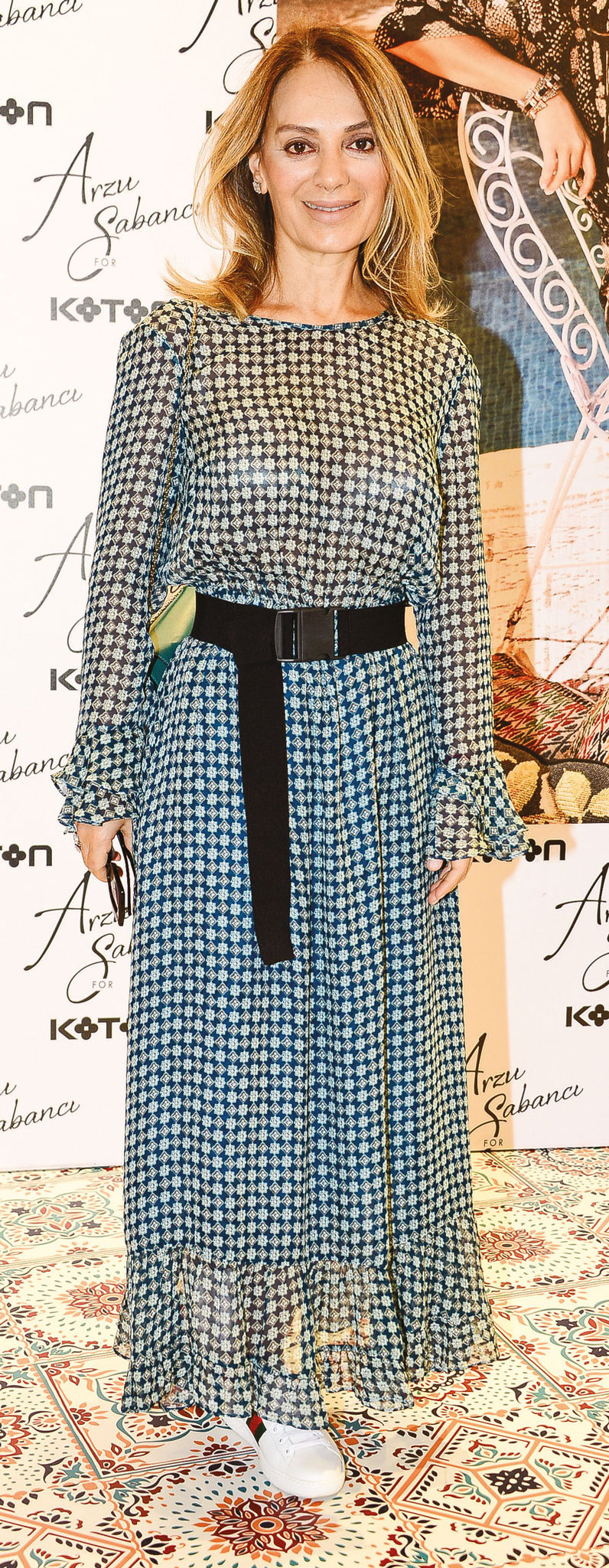 Yeni koleksiyon için alışveriş partisi