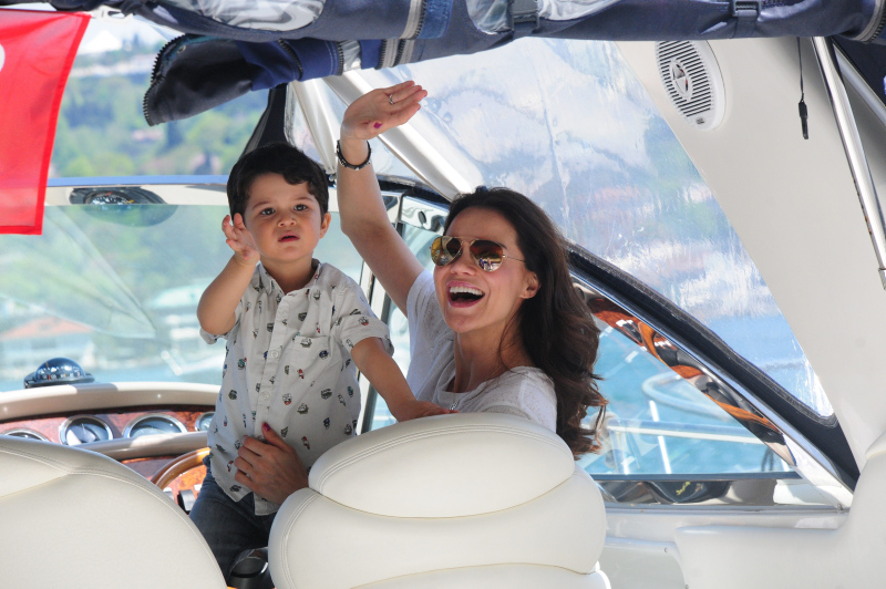 Ebru Şallı'dan oğluyla ilgili açıklama