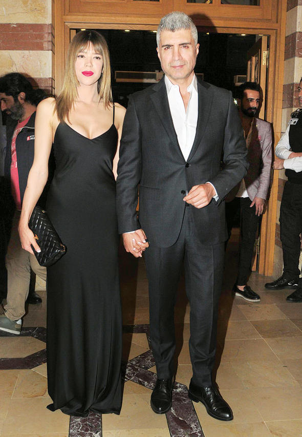 Ayrılacakları konuşuluyordu! Özcan Deniz ve Feyza Deniz el ele