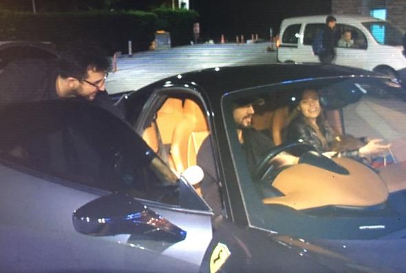 Murat Boz ve Aslı Enver hasta ziyaretinde!