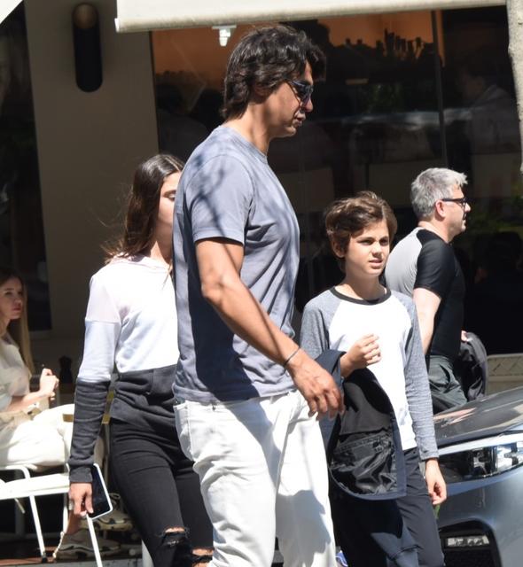 İbrahim Kutluay kızı ve oğluyla birlikte