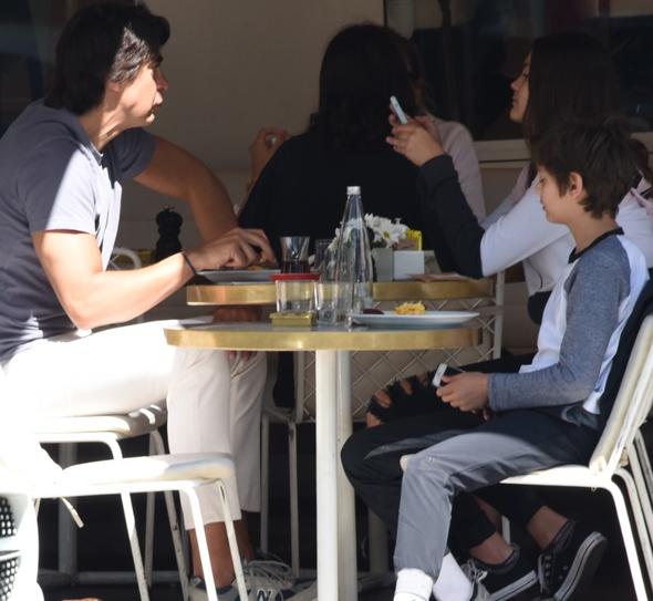 İbrahim Kutluay kızı ve oğluyla birlikte