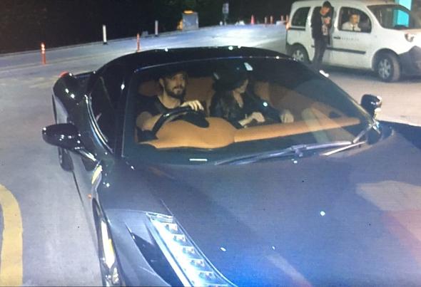 Murat Boz ve Aslı Enver hasta ziyaretinde!