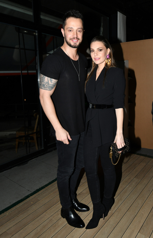 Murat Boz ve Aslı Enver hasta ziyaretinde!