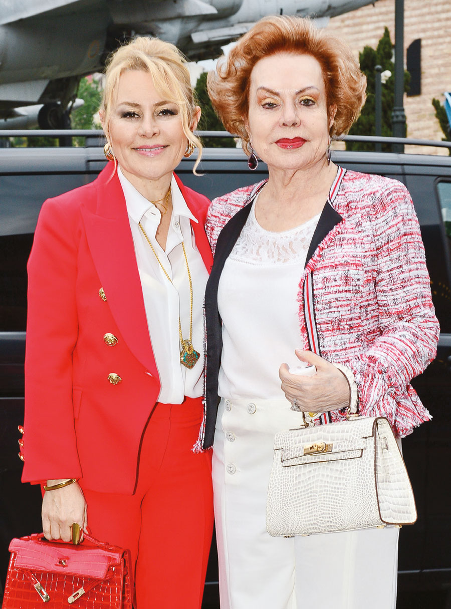 Geleneksel iftarda bir araya geldiler 