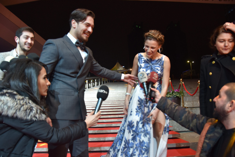 Serenay Sarıkaya ve Çağatay Ulusoy arasında neler oluyor?